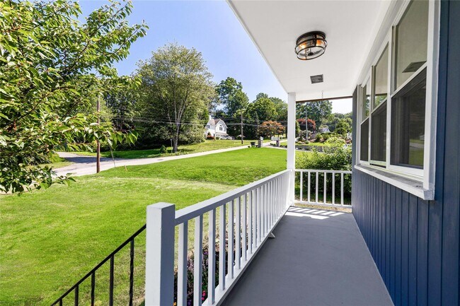 Foto del edificio - 125 Whittier Dr