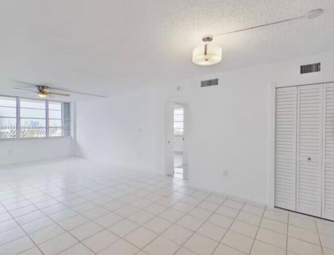 Foto del edificio - 245 18th St