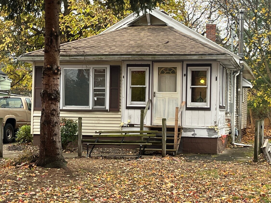 Primary Photo - 321 Glen Rd