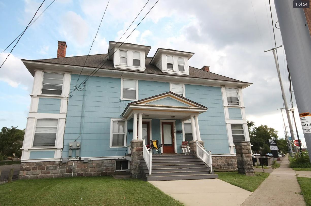 Foto principal - 753 Academy St