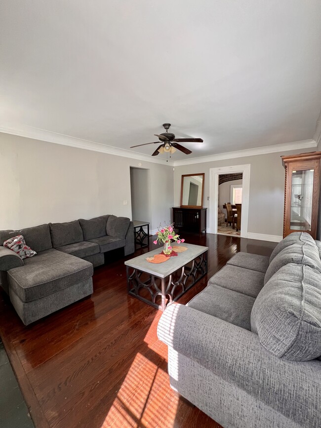 Living Room - Shared Space - 2077 Cascade Rd SW