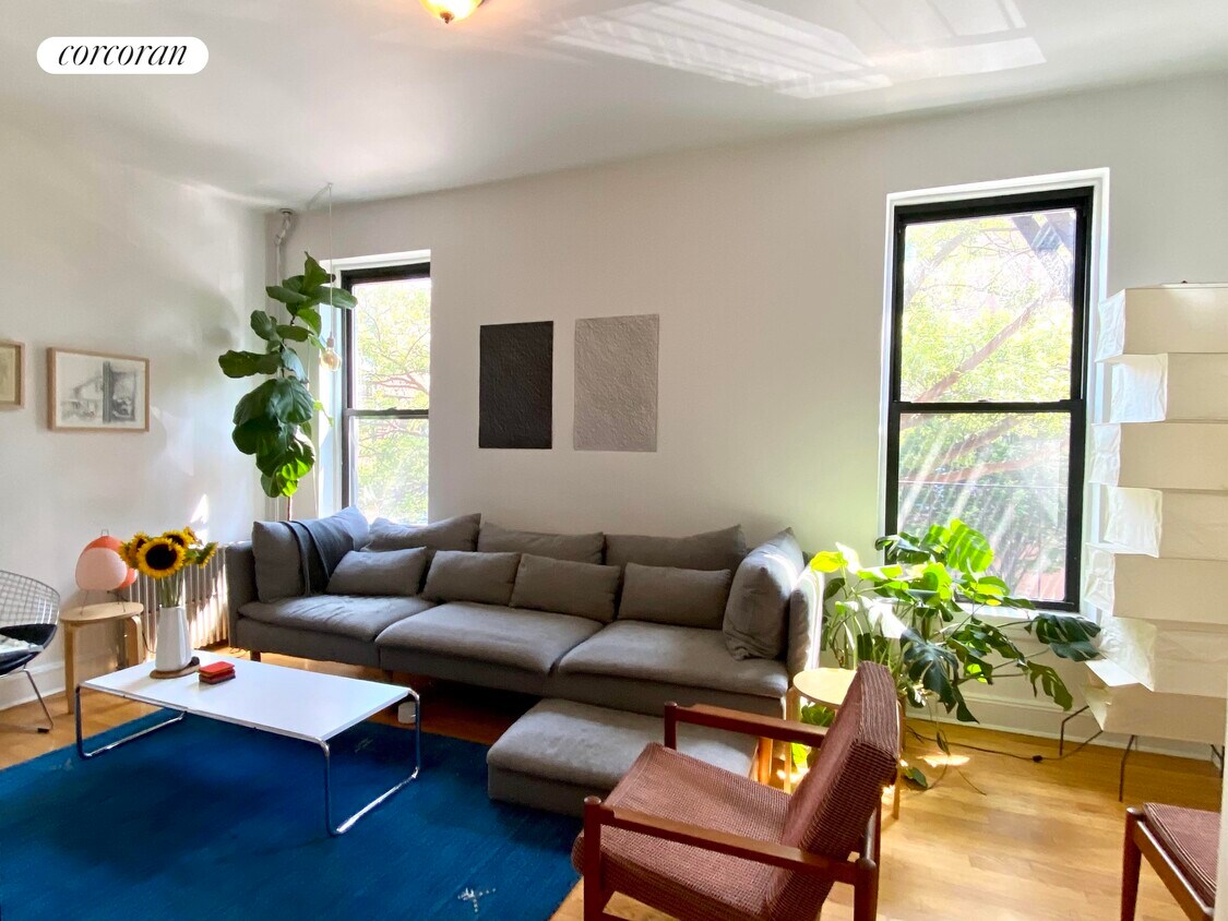 Foto principal - 135 Carroll St