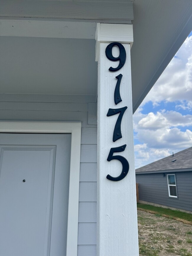 Building Photo - 9175 Trails End