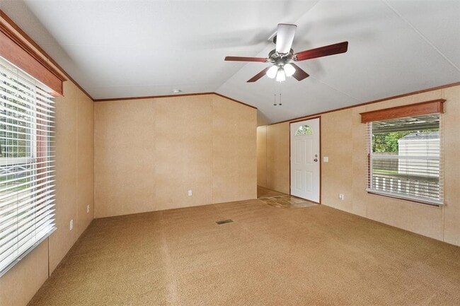 Building Photo - 21601 Dogwood Dr