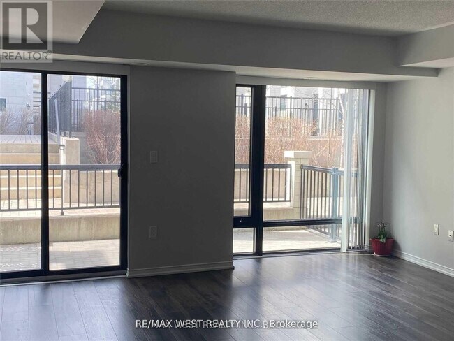 Photo du bâtiment - 130 Widdicombe Hill Blvd