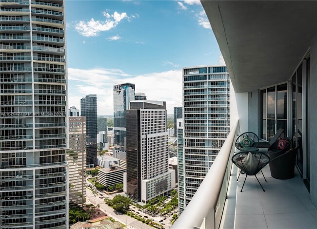 Building Photo - 475 Brickell Ave