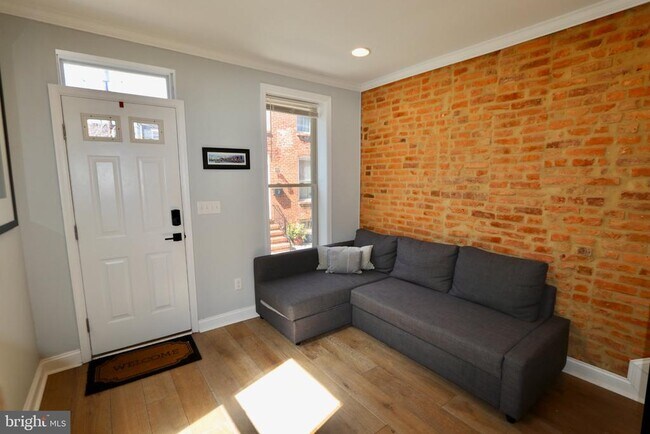 Foto del edificio - 1 N Bradford St