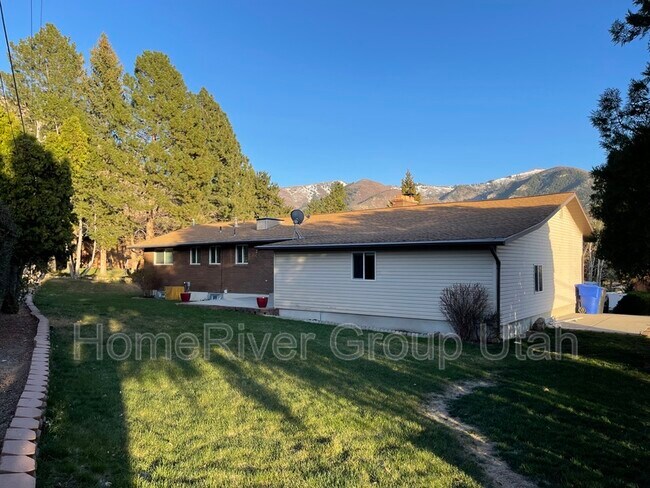 Building Photo - 892 E 3250 N