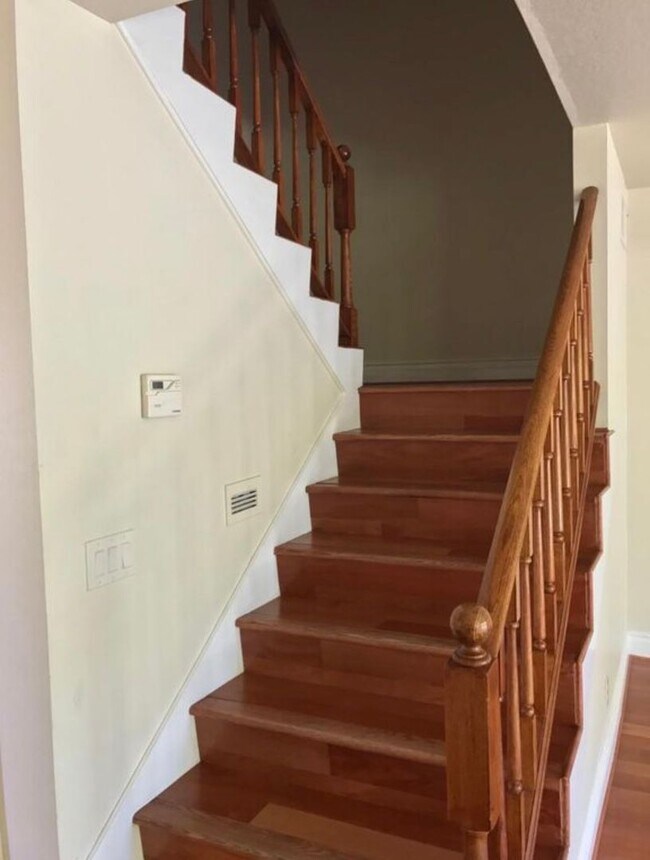 Foto del edificio - Beautiful 4 bed 3 bath Agoura Hills home