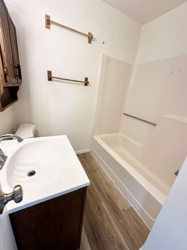 Foto del edificio - 3 Bedroom Townhouse in Great Community – Available Now!