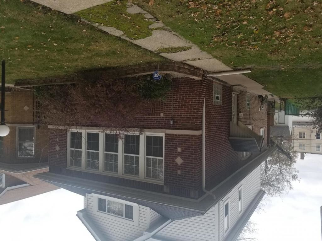 Foto principal - 8230 S Prairie Ave