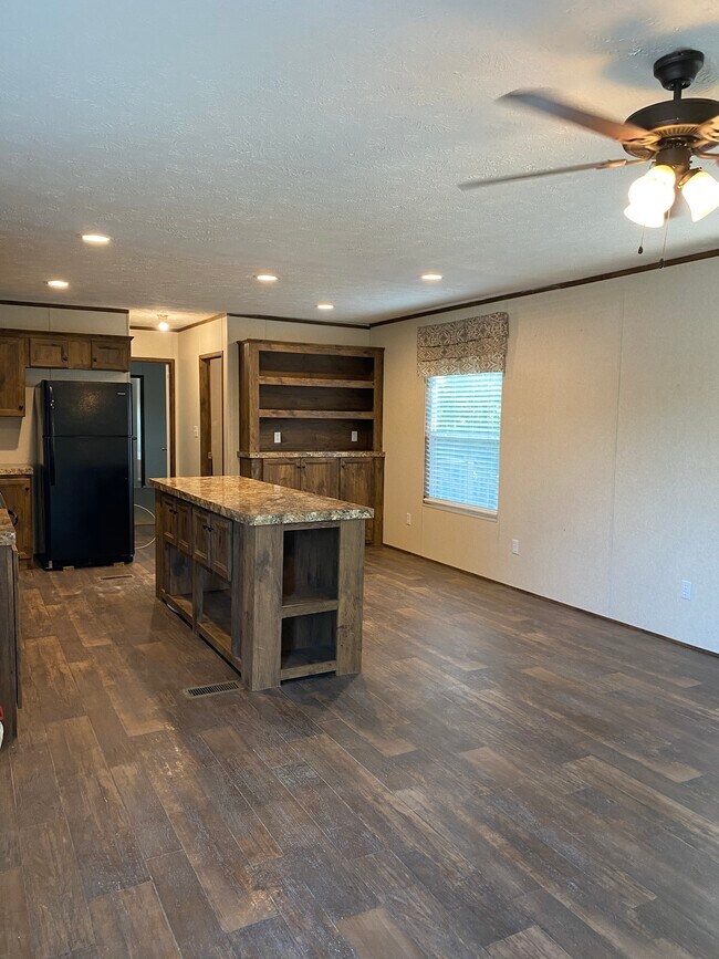 Foto del edificio - 18470 River Bend Rd