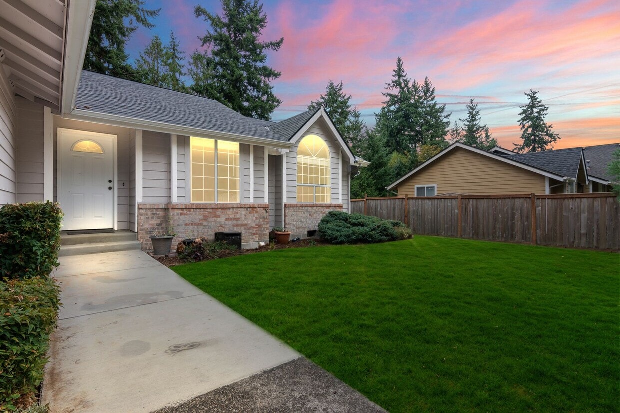 1911619118 103rd St E Unit L7116, Bonney Lake, WA 98391 Room for