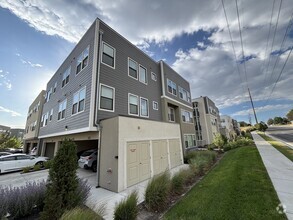 Building Photo - 8373 Iris Lumi Ln
