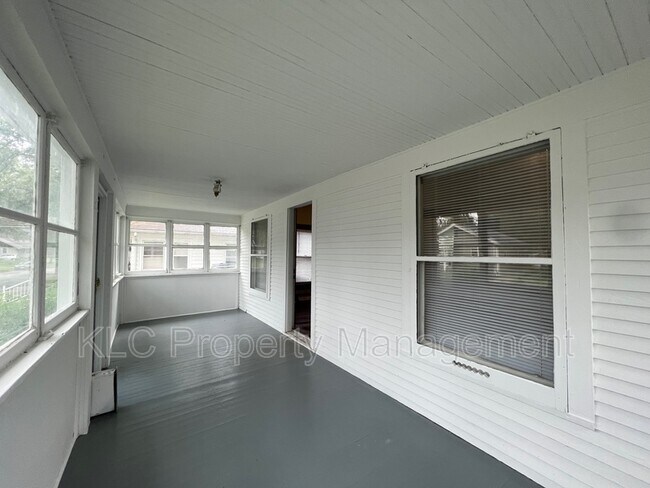 Foto del edificio - 3116 E 7th St