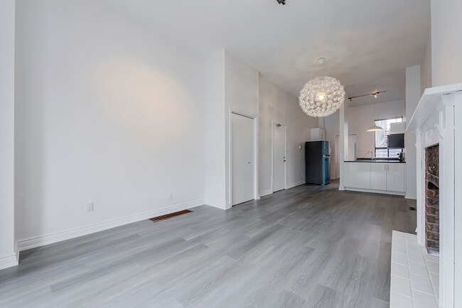 Photo du bâtiment - 204 Gerrard St E