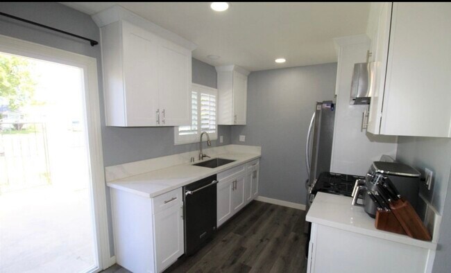 Foto del edificio - 851 Ivywood Drive, Unit 1