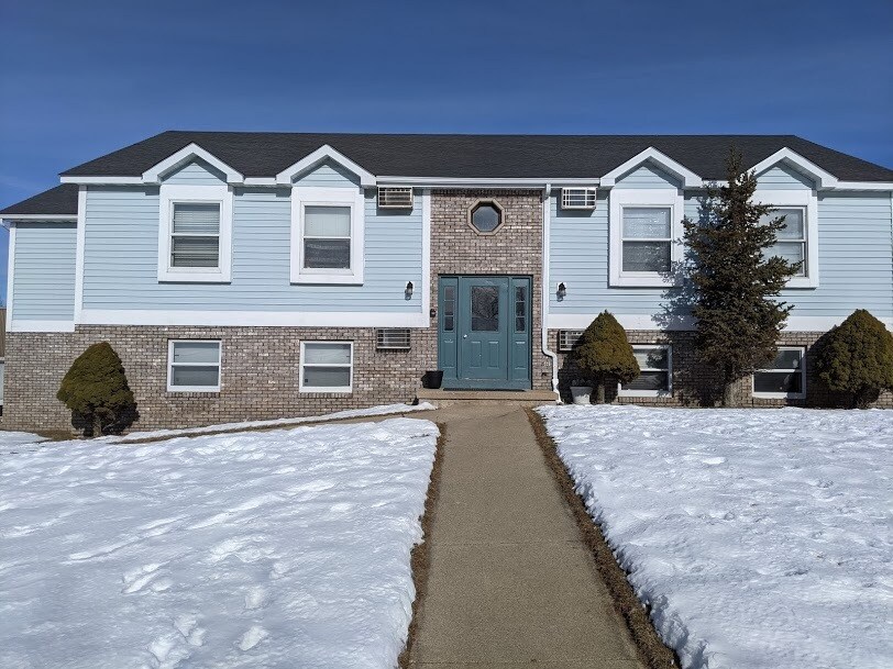 302 W GARFIELD ST Unit 306, Mount Horeb, WI 53572 302 W GARFIELD ST