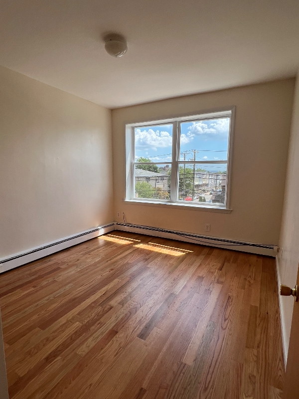 Building Photo - 1007 Avenue C