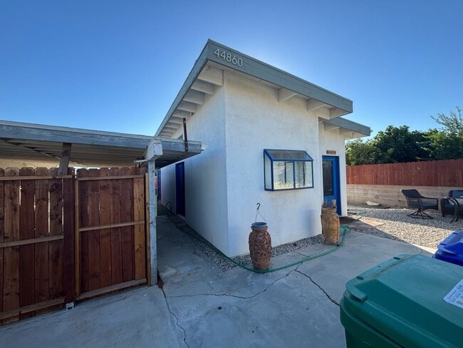 Building Photo - 44860 Swingle Ave