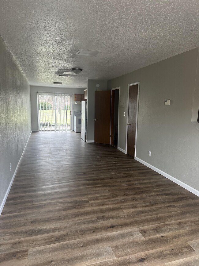 Building Photo - 3023 Aspen Dr