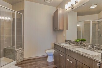 2BR, 2BA - 1458 SF B3 - Bathroom - The Village at Lakefront