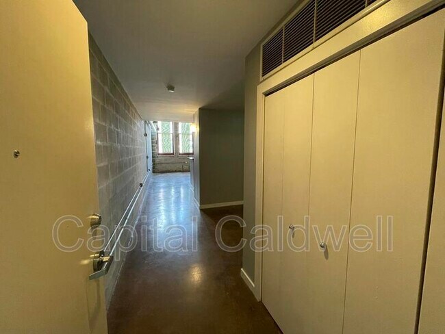 Foto del edificio - 2001 E 2nd Ave