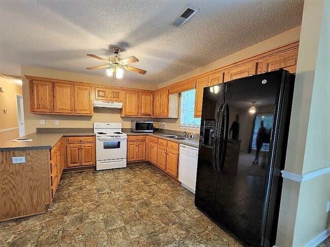 Foto del edificio - 663 Elliott Dr NW