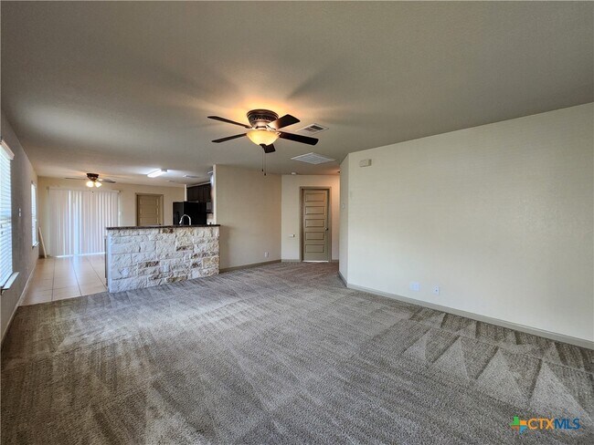 Foto del edificio - 789 Great Oaks Dr