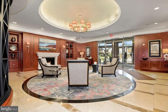 Foto del edificio - 8220 Crestwood Heights Dr