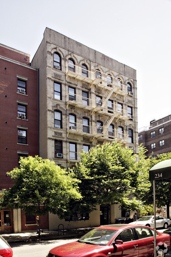 Edificio - 233 E Third St