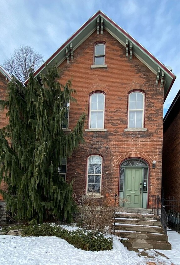 Foto principal - 153 Allen St