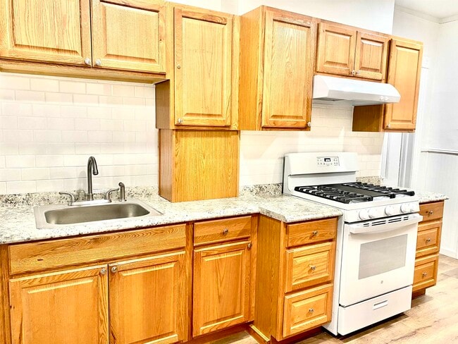 Building Photo - 46 Prescott St