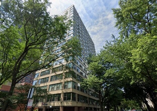 Building Photo - 2970 N Lake Shore Dr