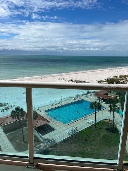 Foto del edificio - 880 Mandalay Ave