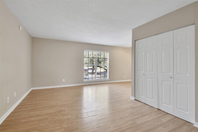 Building Photo - 1300 Baker Ave