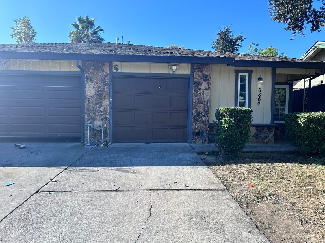 Foto principal - 6864-6866 Trovita Way