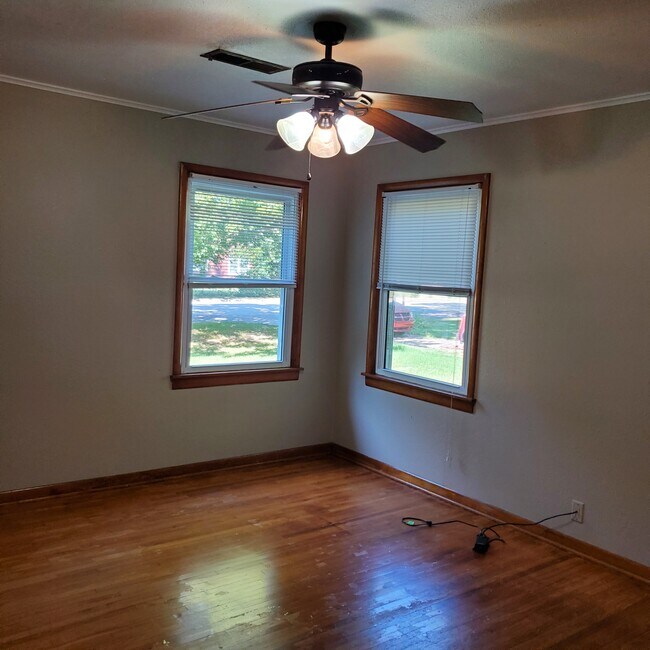 Building Photo - 1107 Eicher Ave