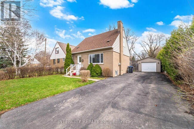 Photo du bâtiment - 49 McCaul St