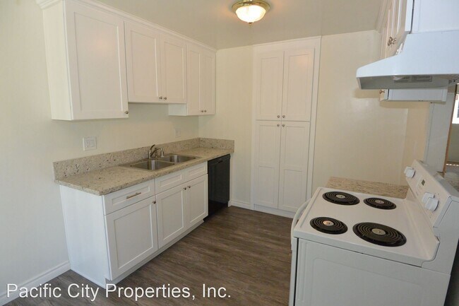 Building Photo - 3611 Green Ave