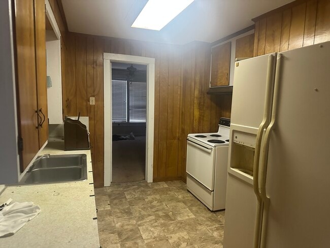 Building Photo - 815 Sees Chapel Rd