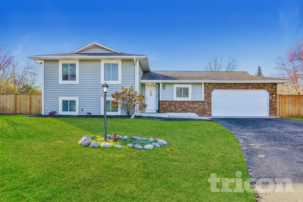 Foto principal - 16417 Gladiola Ave