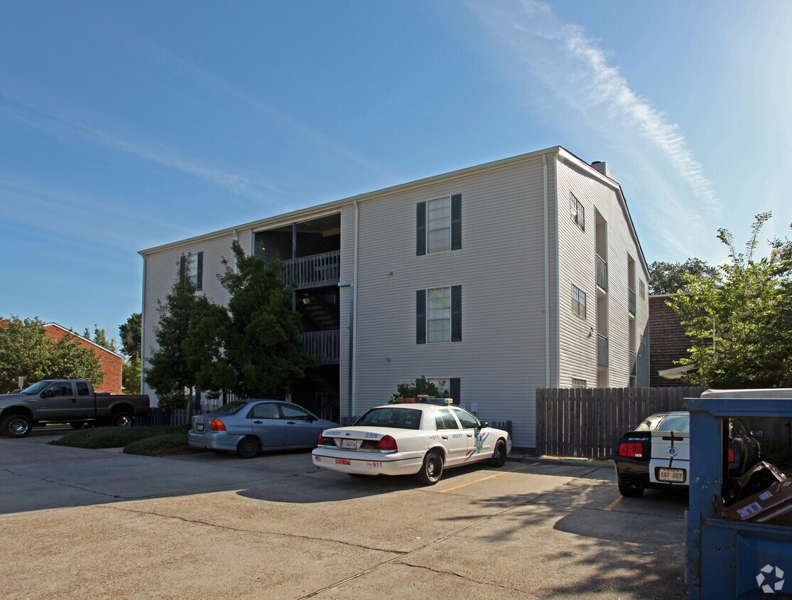 Primary Photo - 2866 Steamship Cir