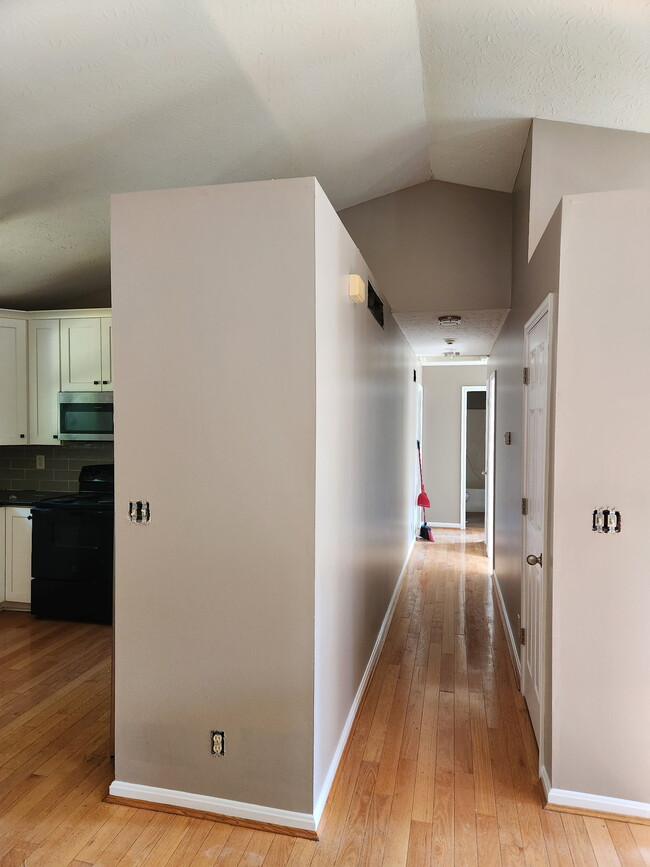 Building Photo - 5 S Bellewood Ct