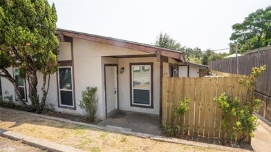 Building Photo - 3003 Parker Ln