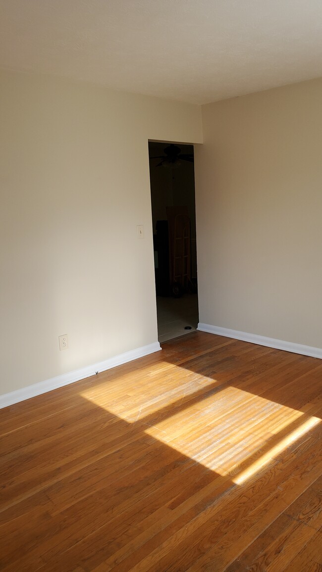 Living Room - 752 Terrace View Dr