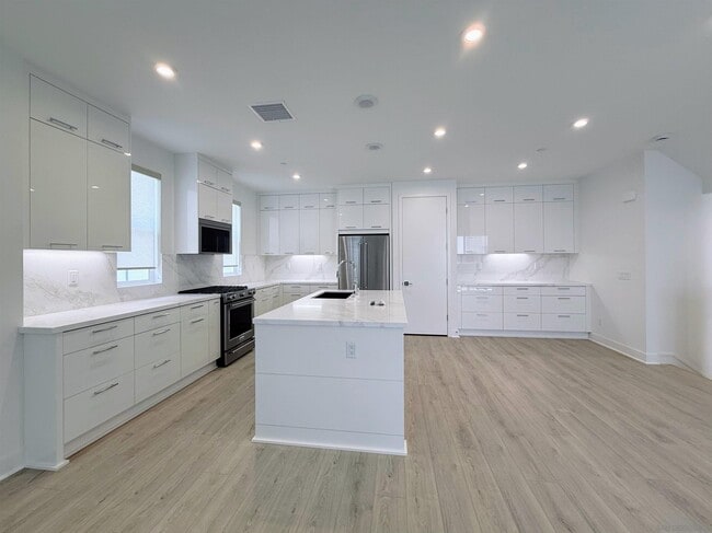 Building Photo - 2630 Everly Dr