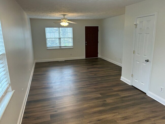 Foto del edificio - Now available:  Three bedroom, 1.5 bath home in Maryville City