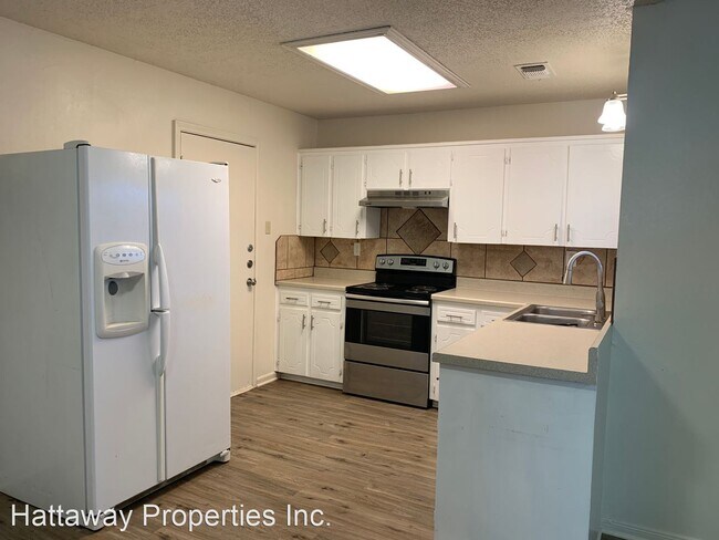 Building Photo - 3 br, 2 bath House - 2211 Lamplight