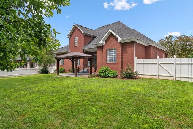 Building Photo - 3630 Amherst Dr